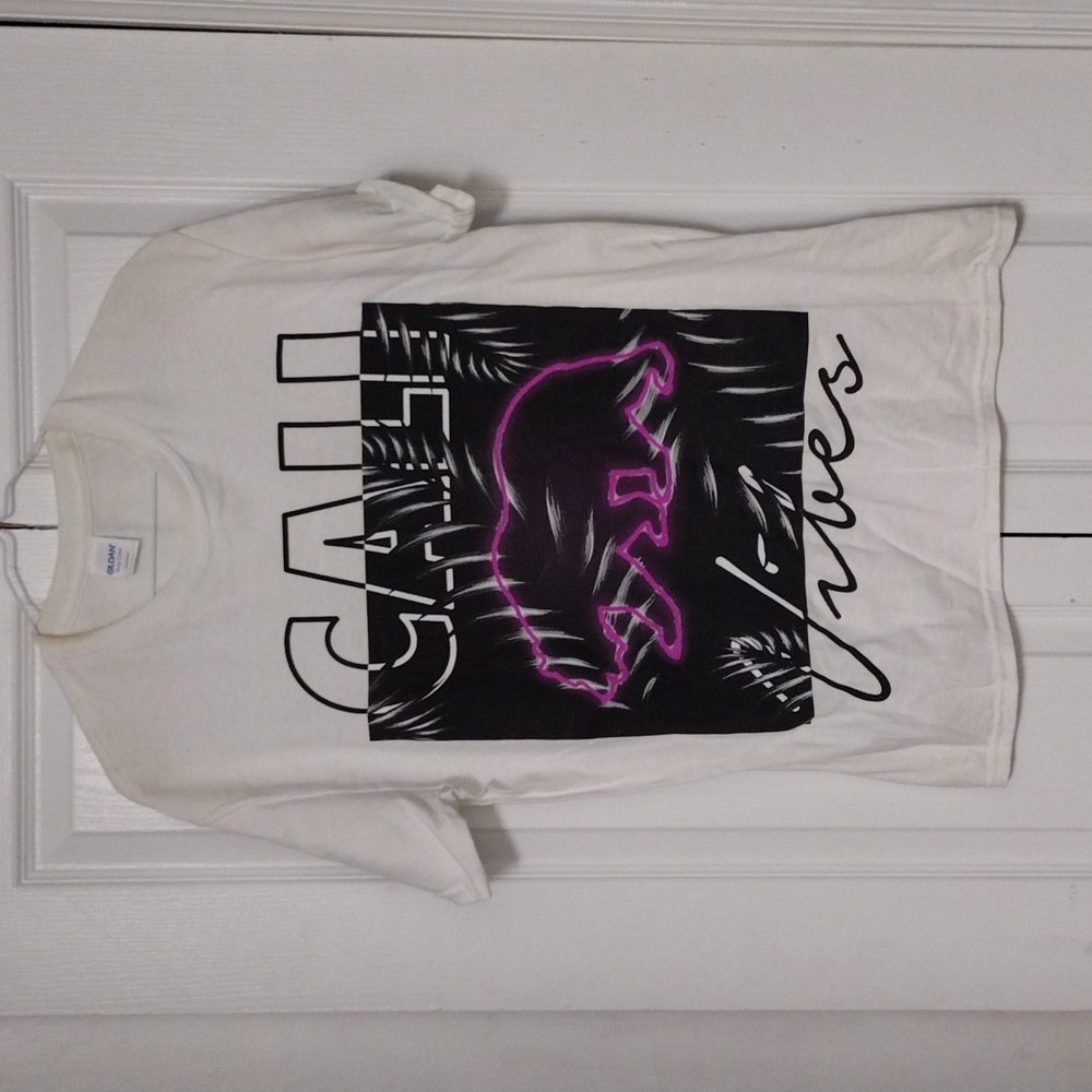 Calli vibes shirt